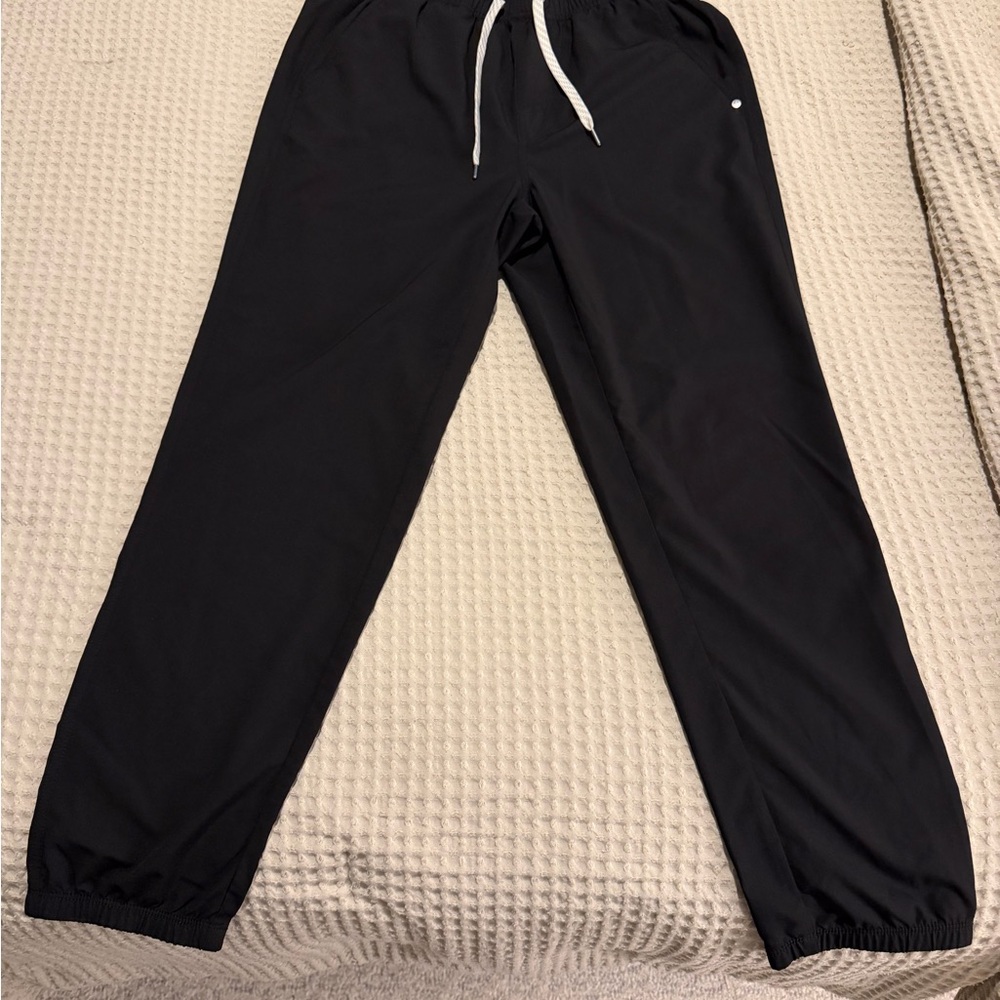 Vuori Men’s Kore Black Jogger Pants with White Drawstring